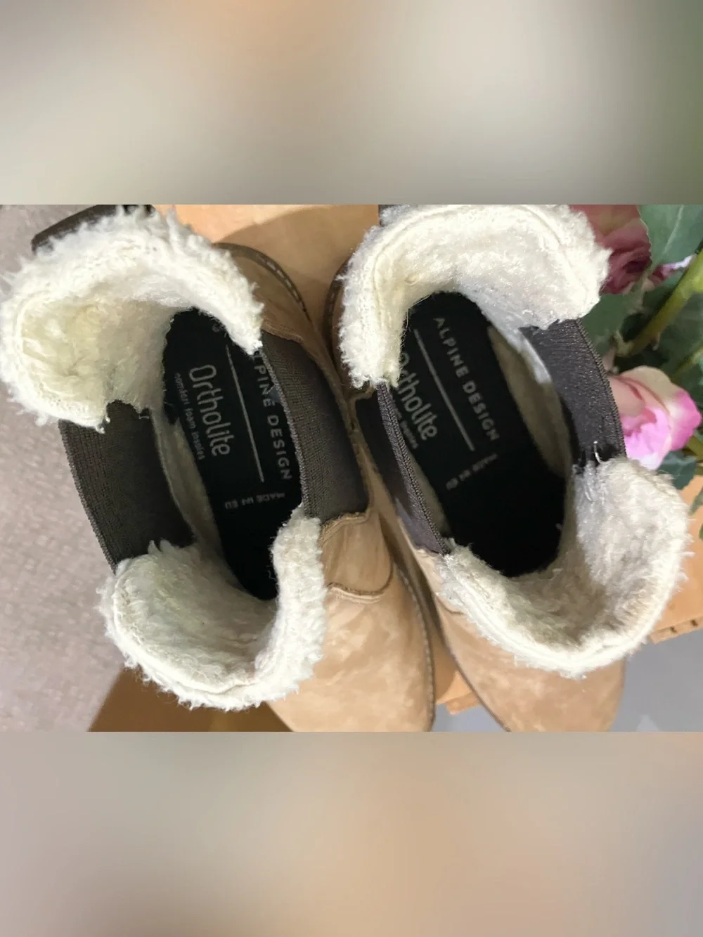 Alpine Design Ortholite woman size 6.5 suede boots